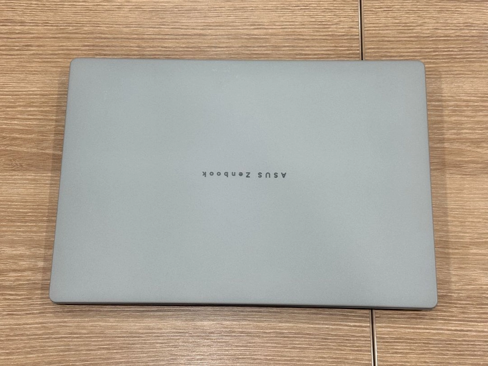 ASUS 젠북 A14 노트북 (무게: 899g) 이미지