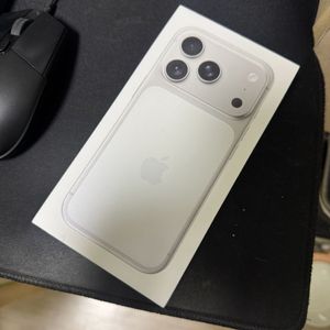 아이폰17pro 실버 512GB 미개봉 새상품 이미지