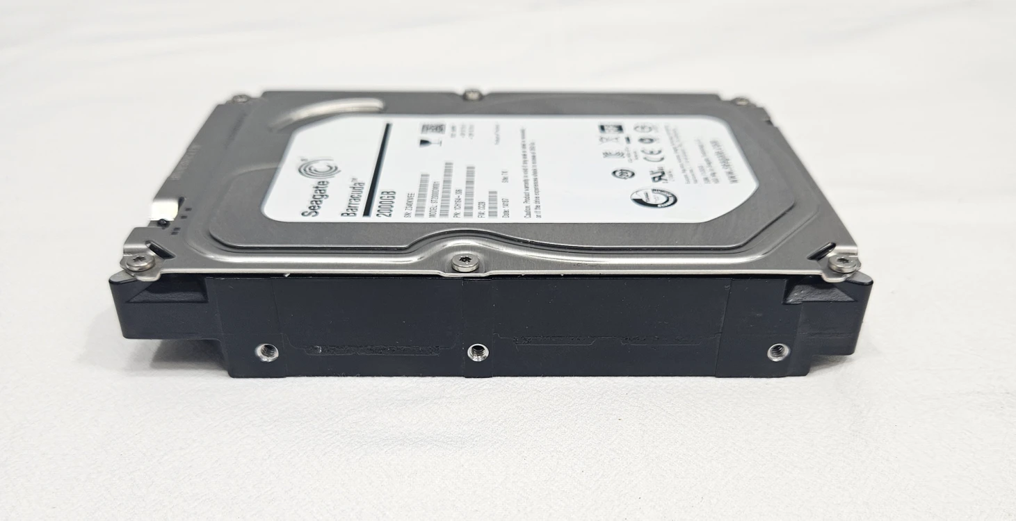 씨게이트(바라쿠다) 2TB 3.5인치 HDD (배드섹터 0% · 상태 양호 + 고급 SATA 케이블 2개 증정) 이미지