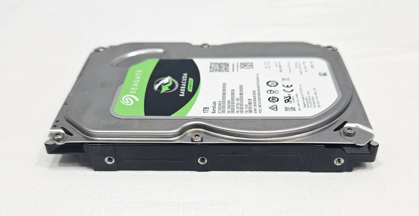 씨게이트(바라쿠다) 1TB 3.5인치 HDD (배드섹터 0% · 상태 양호 + 고급 SATA 케이블 2개 증정) 이미지
