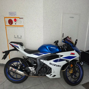 스즈키 GSX-R125 블루/화이트 24년식 이미지