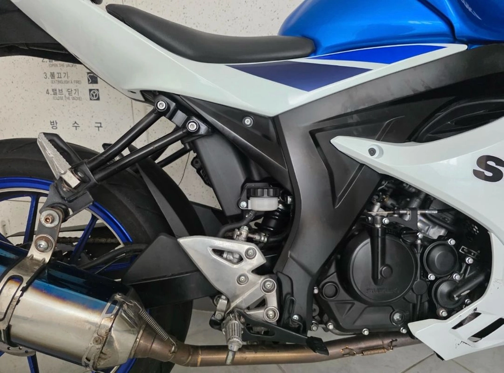 스즈키 GSX-R125 블루/화이트 24년식 이미지