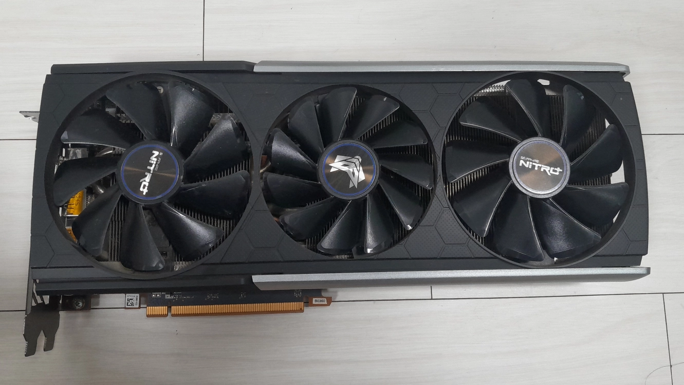 사파이어 Radeon RX 5700 XT GDDR6 Nitro+그래픽카드 판매합니다. 이미지