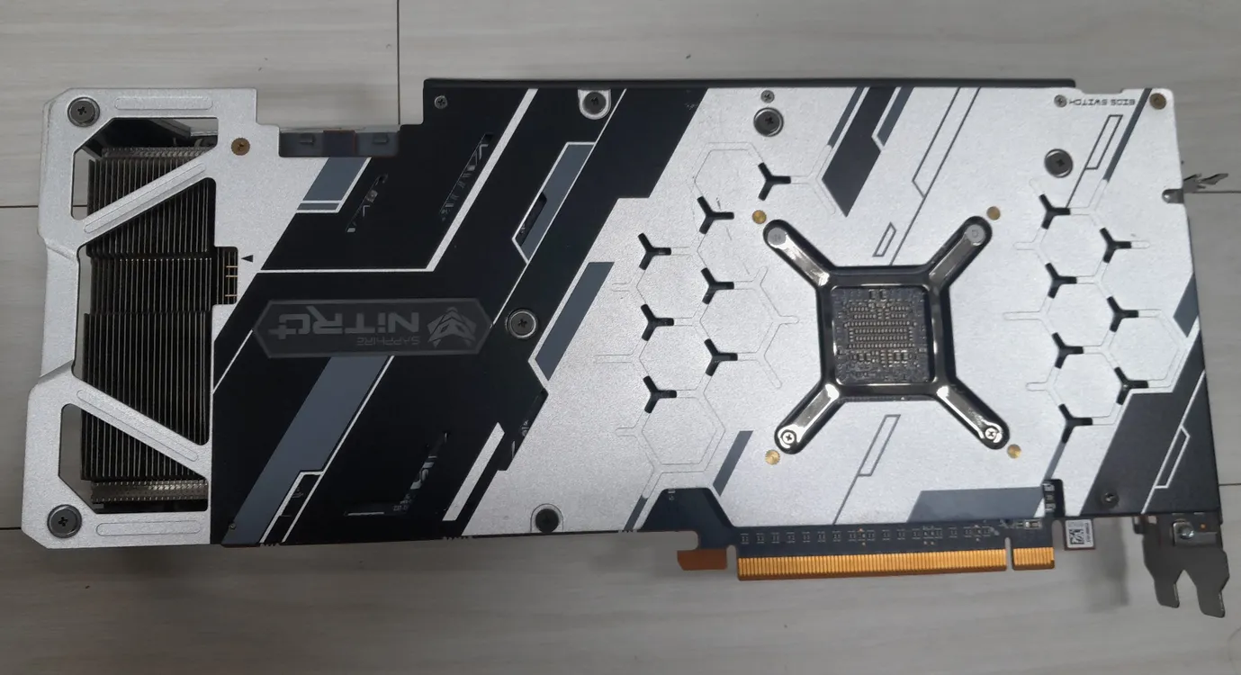 사파이어 Radeon RX 5700 XT GDDR6 Nitro+그래픽카드 판매합니다. 이미지
