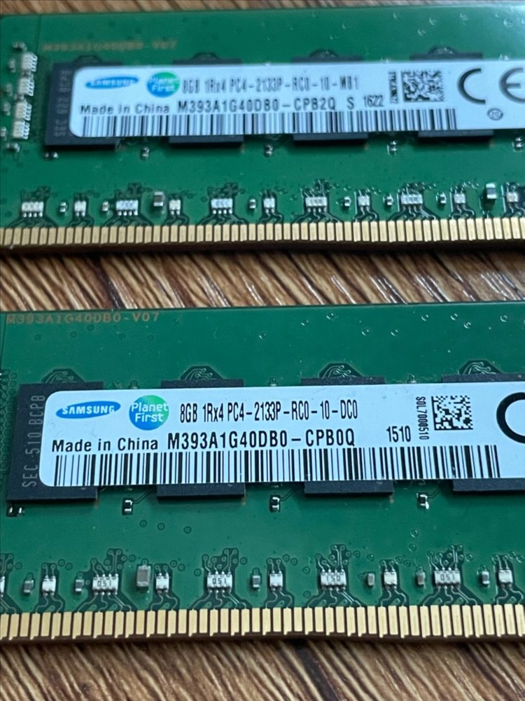 삼성 DDR4 8GB 2133P ECC-REG 램 2개 이미지