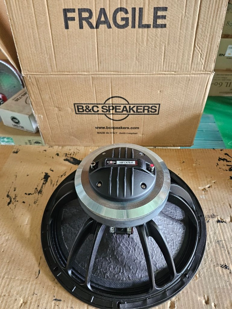 B&C SPEAKERS 15FCX76-8 스피커 이미지