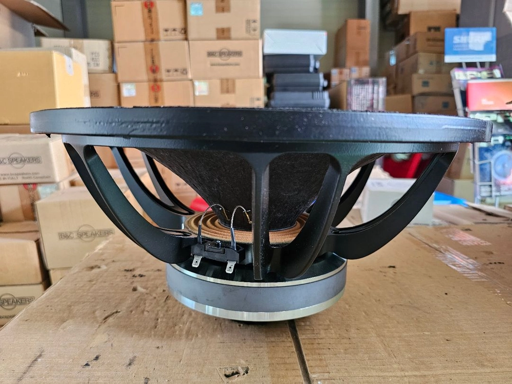 B&C SPEAKERS 15FCX76-8 스피커 이미지