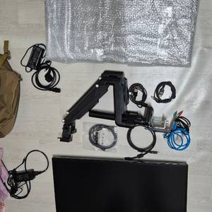 카멜마운트 듀얼 모니터암 블랙 + 32인치 led 모니터 2개 이미지
