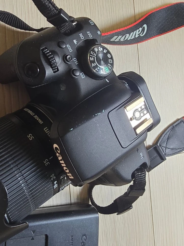 캐논 EOS 750D DSLR 카메라 + 18-55mm 렌즈 이미지