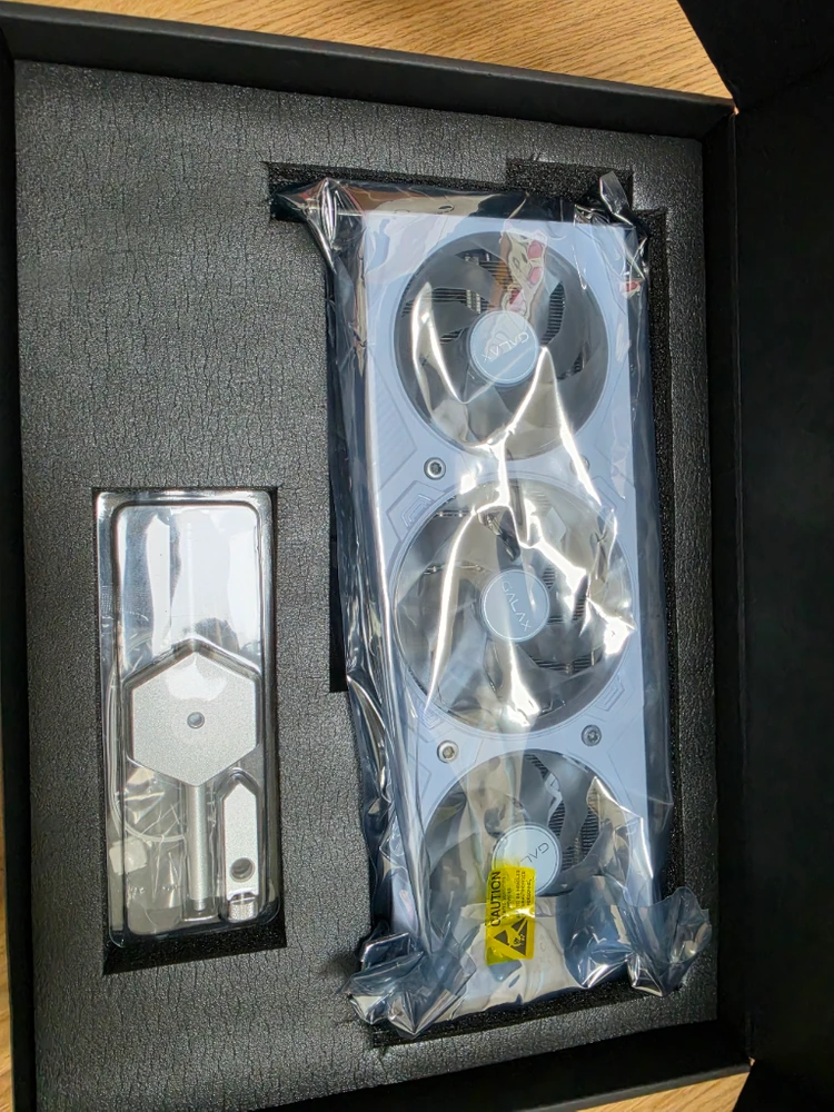 갤럭시 GALAX 지포스 RTX 5080 EX GAMER WHITE OC D7 이미지
