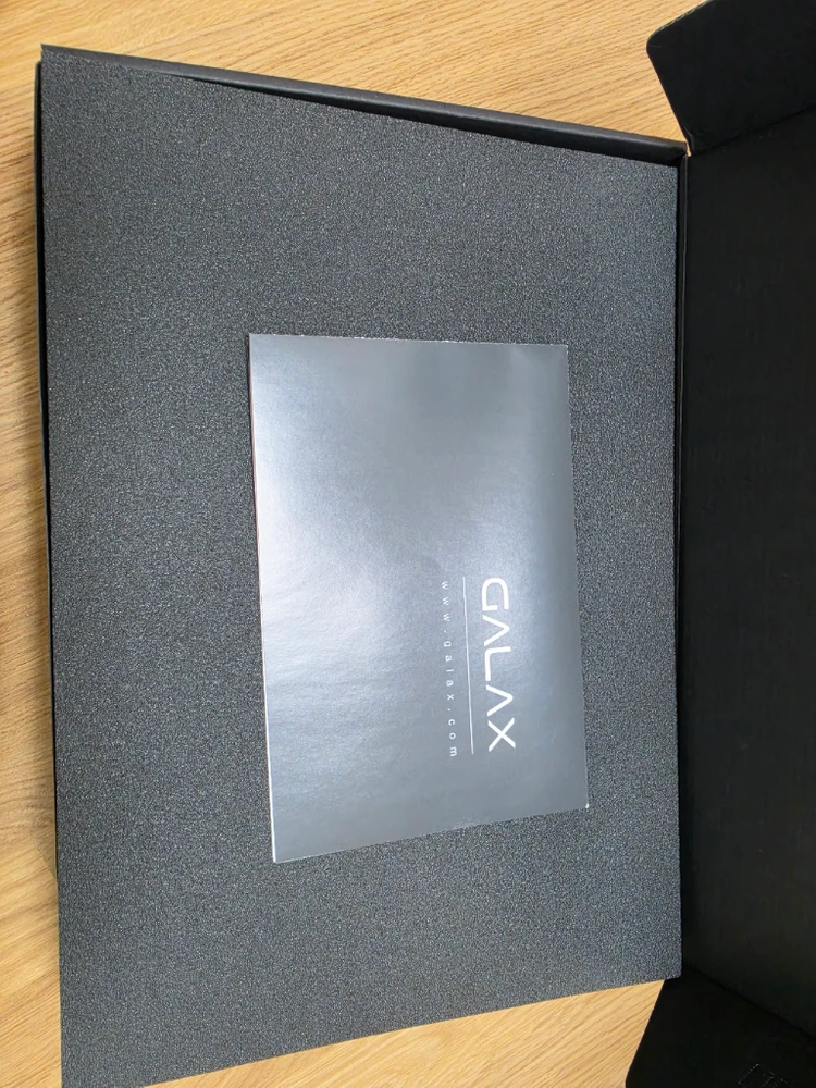 갤럭시 GALAX 지포스 RTX 5080 EX GAMER WHITE OC D7 이미지