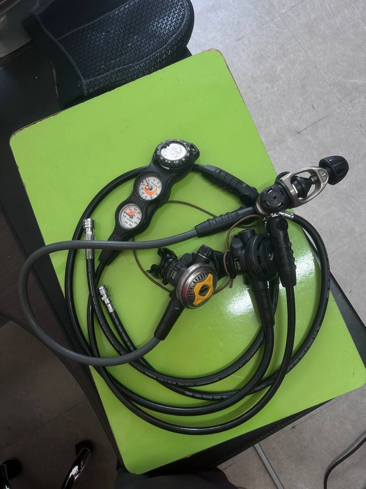 스쿠버다이빙 호흡기 스쿠버프로 MK25 티타늄 - 안심되는 중고거래