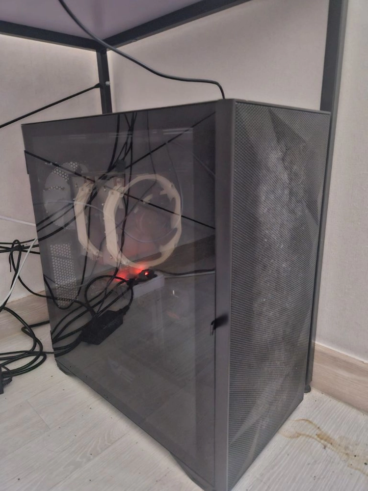 9800x3d 9070xt 램64 게이밍컴퓨터팝니다 이미지