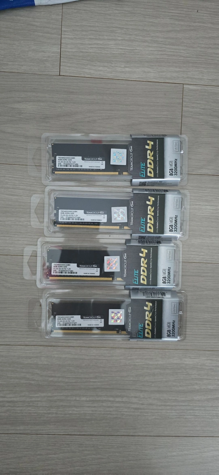 DDR4 메모리 8GB 4개 세트 이미지