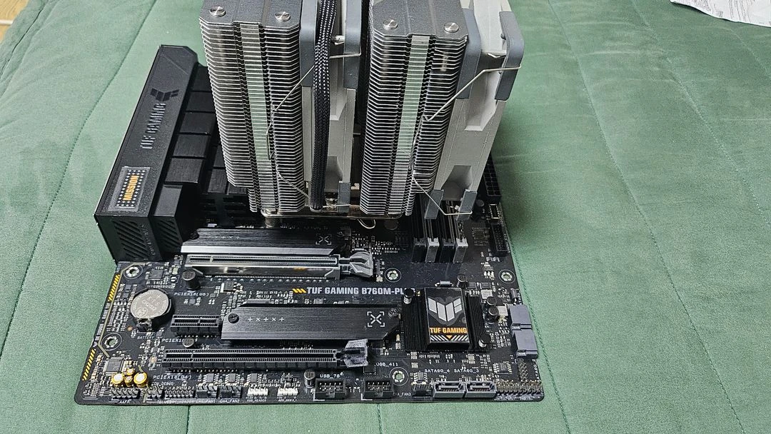 12400f + b760m tuf gaming보드 + 쿨러 이미지