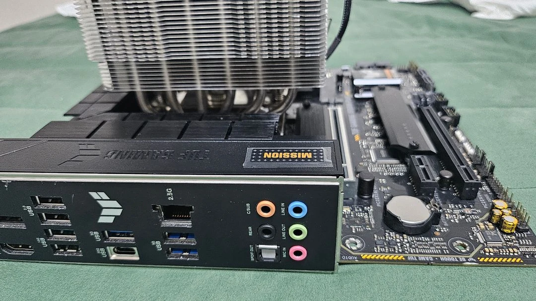 12400f + b760m tuf gaming보드 + 쿨러 이미지