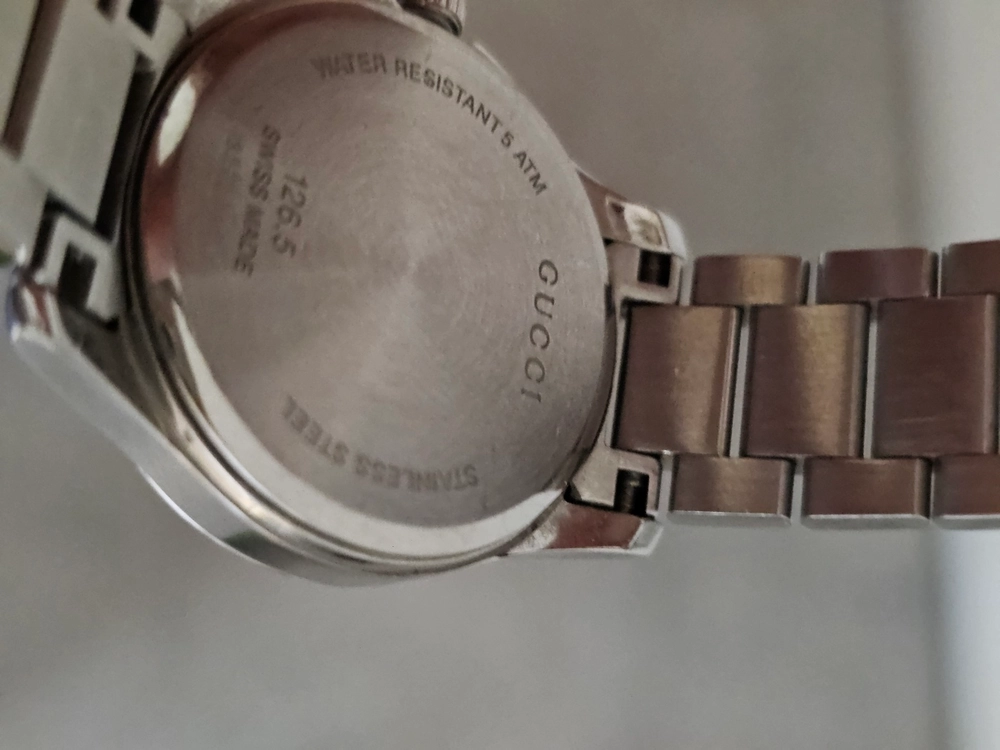 YA126542 GUCCI G-타임리스 화이트 자개 126.5 여성 메탈 시계 이미지