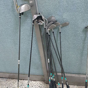 남성용 나이키 골프채 세트 이미지