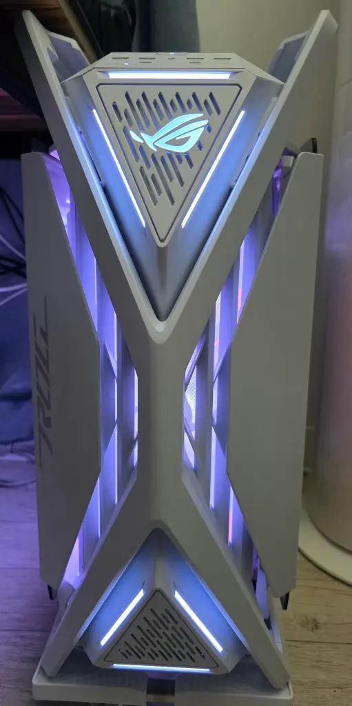 ASUS ROG 화이트 게이밍 PC 본체 풀 세트 + ROG 32인치 27인치 모니터 이미지