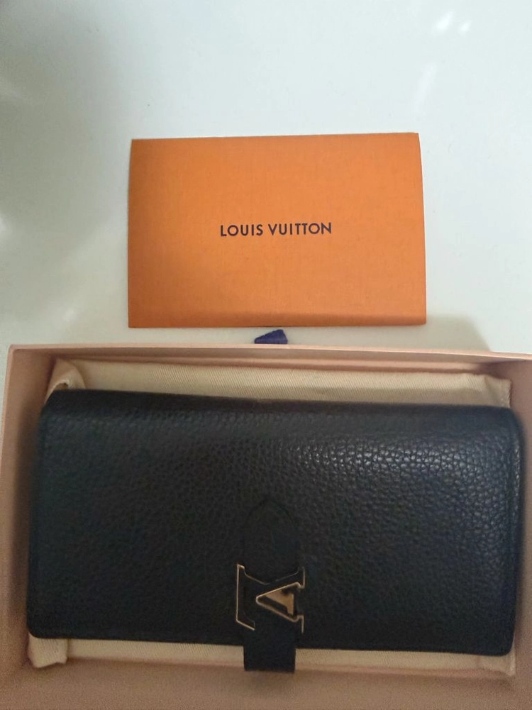 레어템 루이비통 LV 버티컬월릿 장지갑 이미지