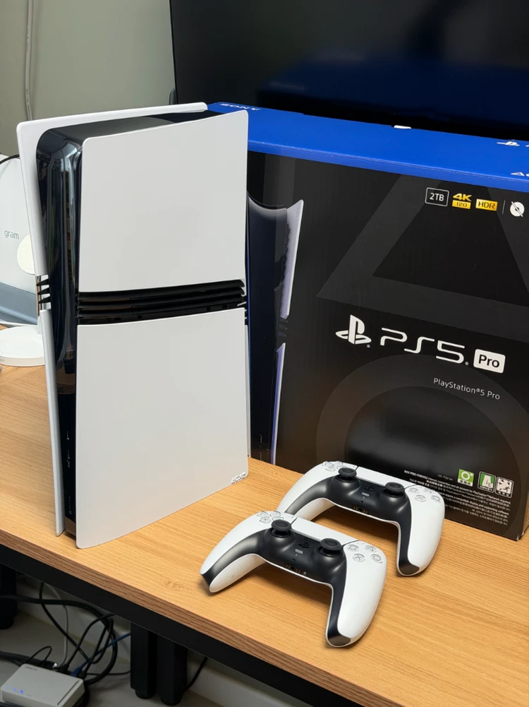 플스 PS5 Pro 2TB 7122 신공정 + 추가 듀얼센스 팝니다. - 안심되는 중고거래