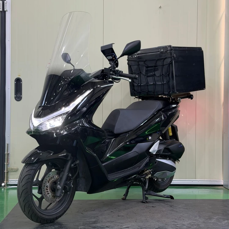 혼다 pcx125 25년식 짧은키로수 배달셋팅 저렴하게 판매합니다 이미지