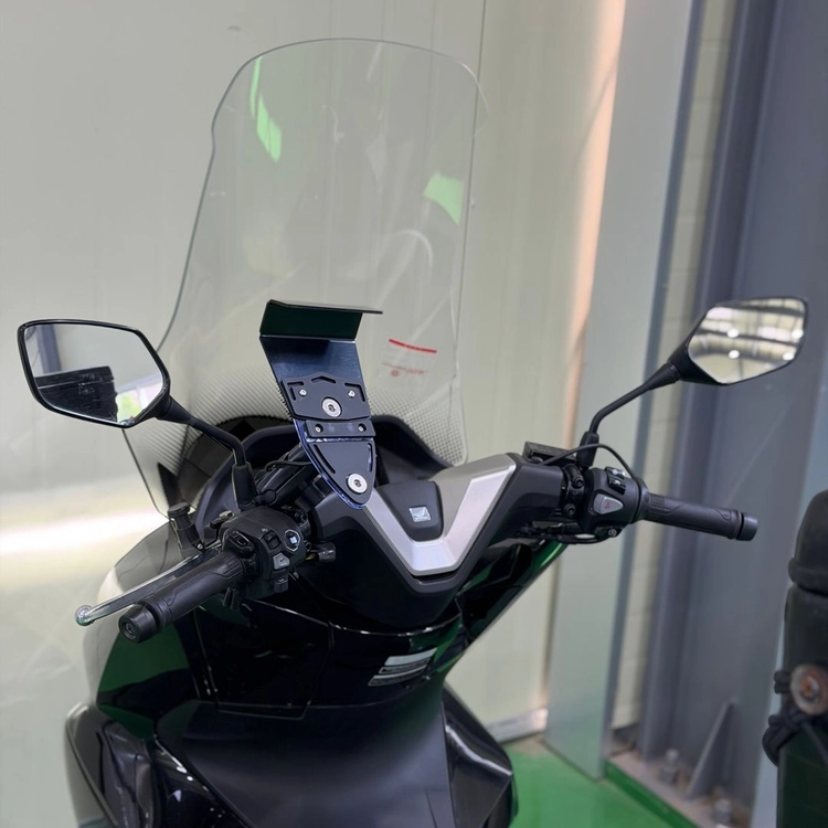 혼다 pcx125 25년식 짧은키로수 배달셋팅 저렴하게 판매합니다 이미지
