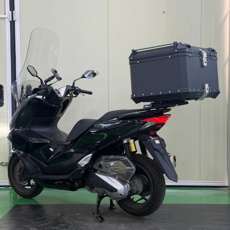 혼다 pcx125 25년식 1만8천키로 배달셋팅 저렴하게 판매합니다! 이미지