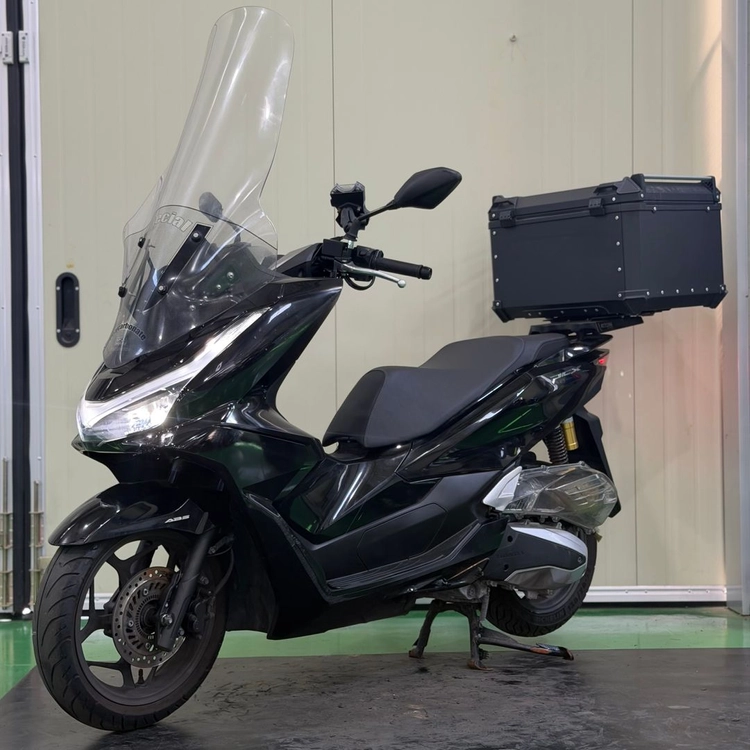 혼다 pcx125 25년식 1만8천키로 배달셋팅 저렴하게 판매합니다! 이미지