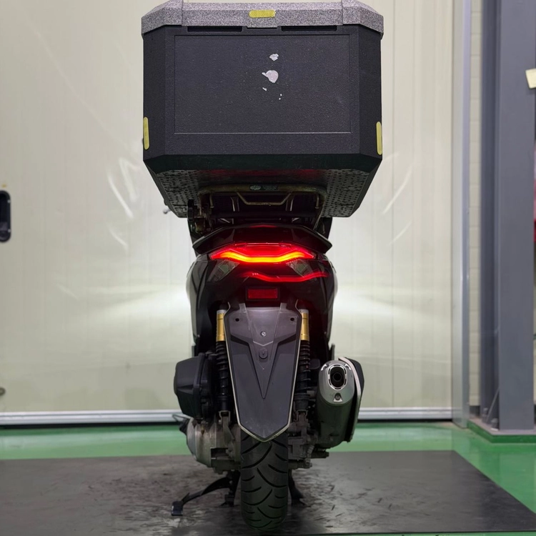 혼다 pcx125 25년식 3만키로 배달셋팅 저렴하게 판매합니다 이미지