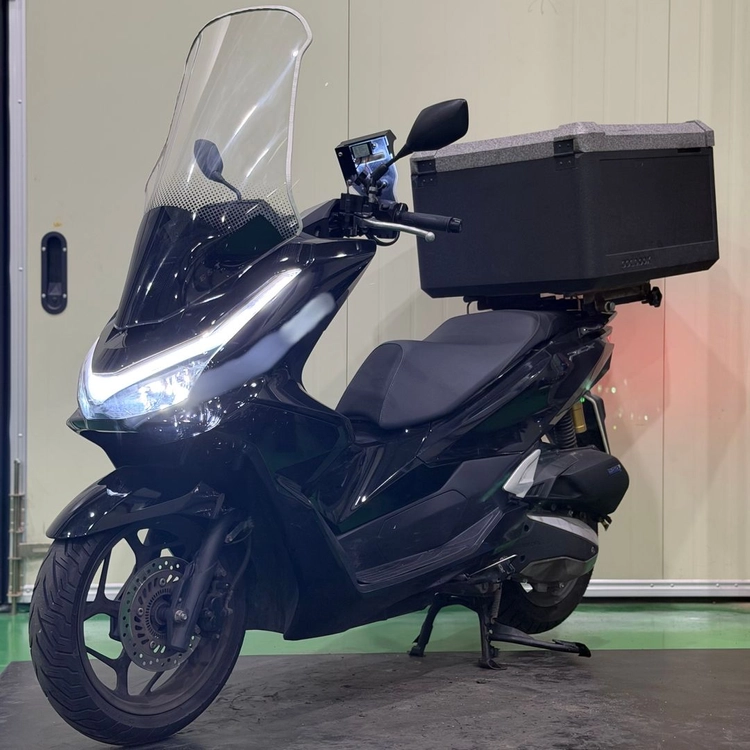 혼다 pcx125 25년식 3만키로 배달셋팅 저렴하게 판매합니다 이미지