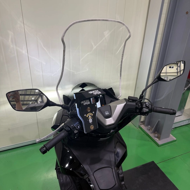 혼다 pcx125 25년식 3만키로 배달셋팅 저렴하게 판매합니다 이미지