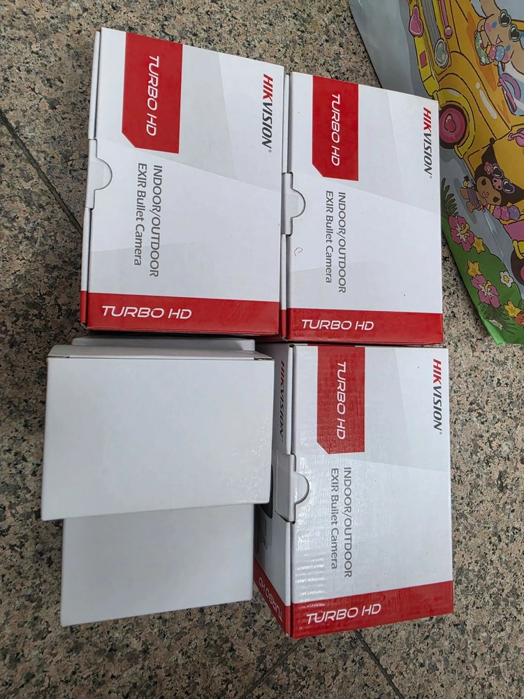 [일괄판매] HIKVISION 800만 화소 실외 적외선 CCTV 카메라 + 12V 2A 어댑터 이미지