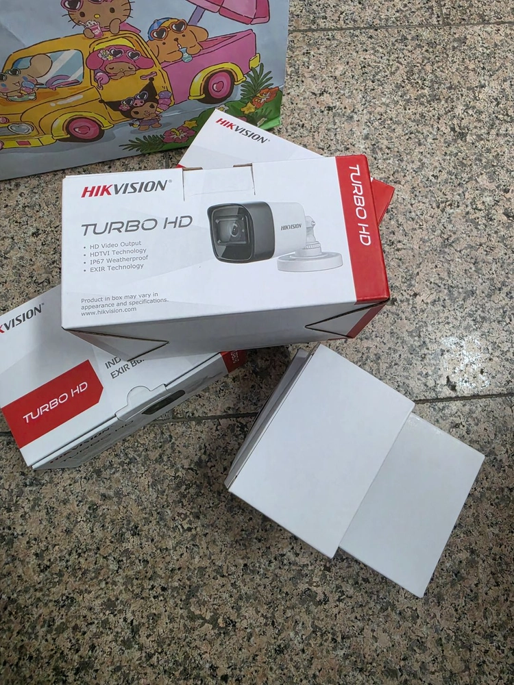 [일괄판매] HIKVISION 800만 화소 실외 적외선 CCTV 카메라 + 12V 2A 어댑터 이미지