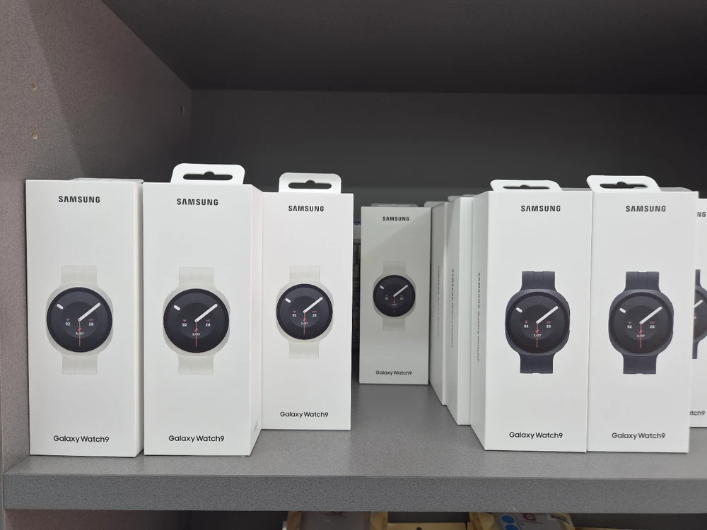 미게봉)프로모션)갤럭시워치9 크림/블랙 40mm - 안심되는 중고거래