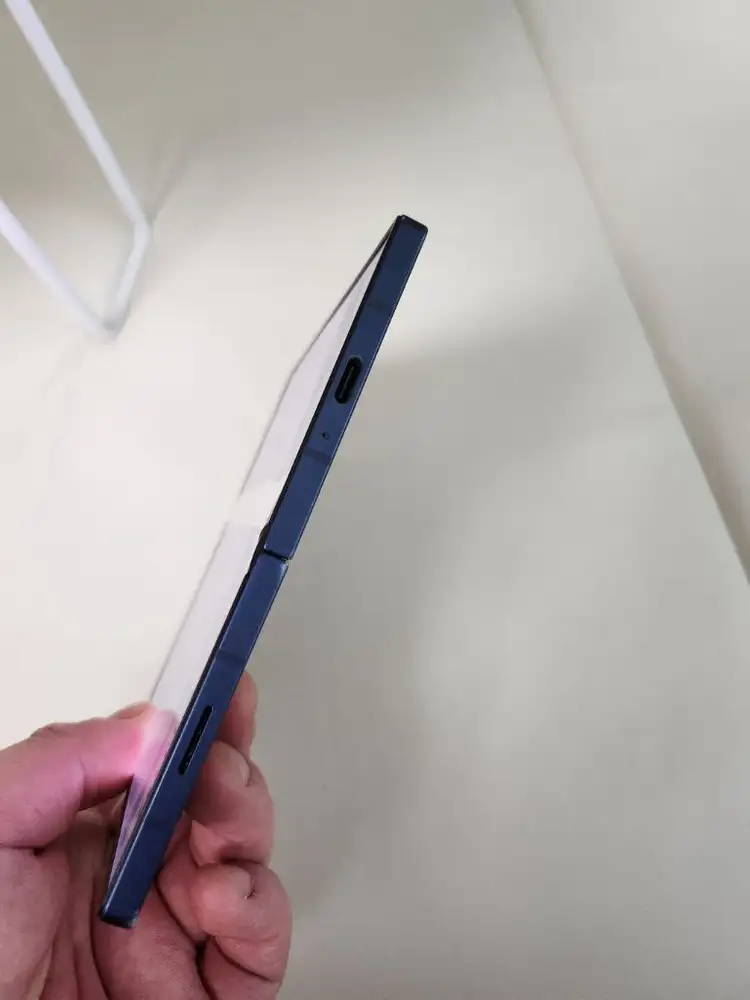 갤럭시 폴드6 256GB 네이비 이미지