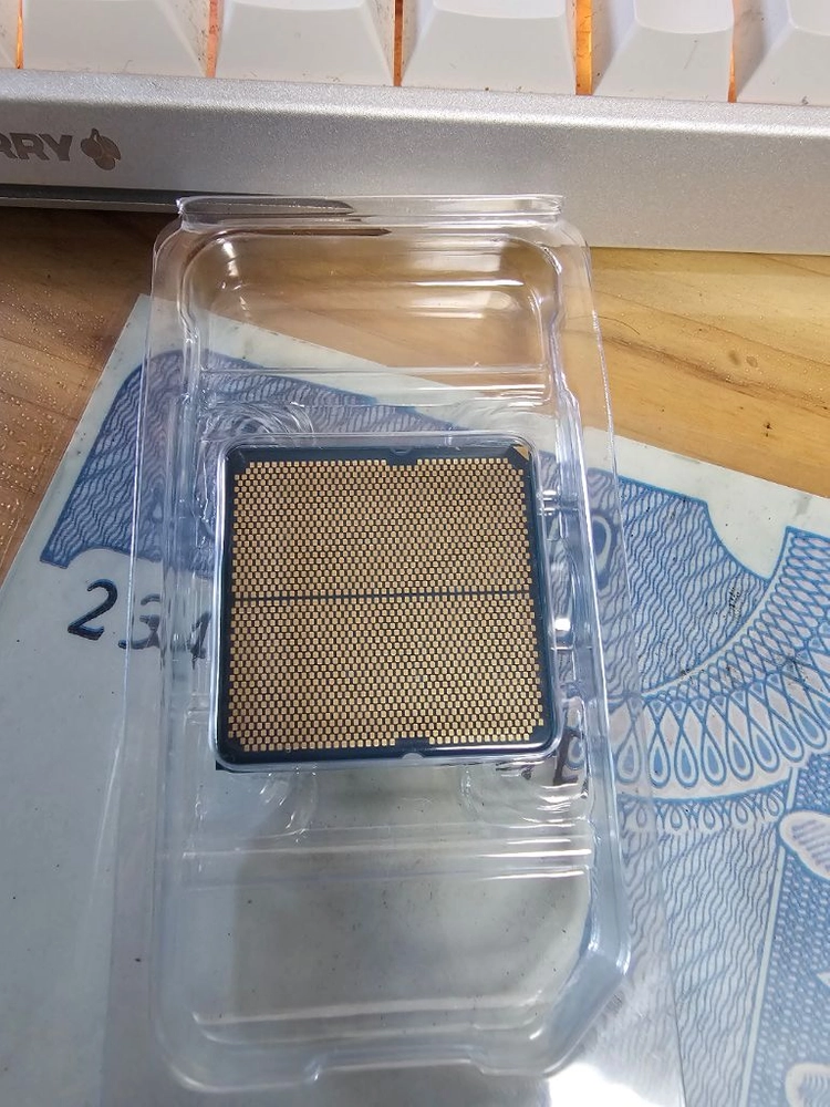 amd 9800x3d 판매합니다. 이미지