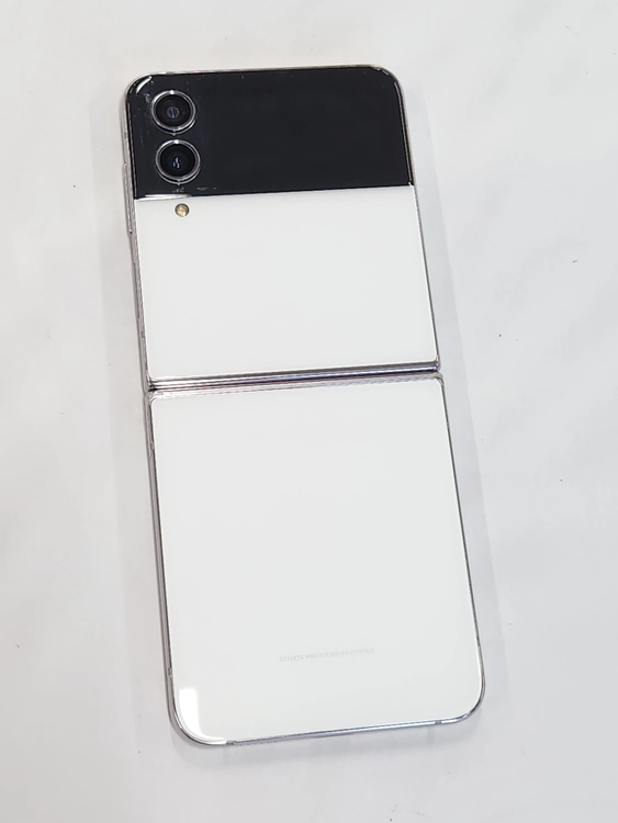 갤럭시Z플립4 256G 무잔상 화이트 62907 이미지