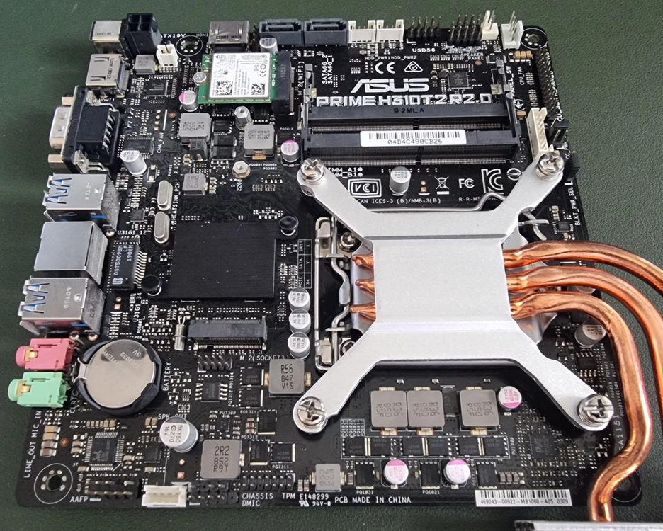 PRIME H310T2 R2.0 인텔 코어 i5-8400 및 방열판 포함 입니다. 이미지
