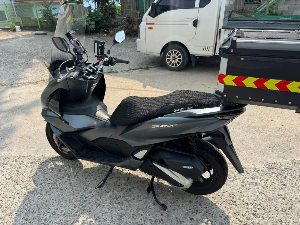 혼다 pcx125 22년형 abs 짧은키로수 팝니다 이미지