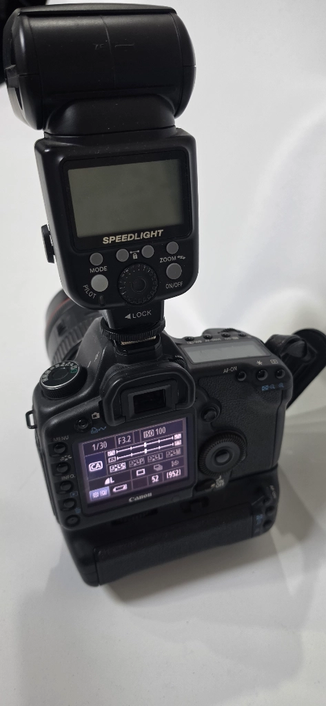 캐논eos 5d 마크2+렌즈+플래시 이미지