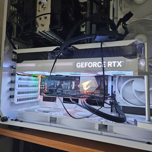 RTX 4070 Ti SUPER 그래픽카드 이미지