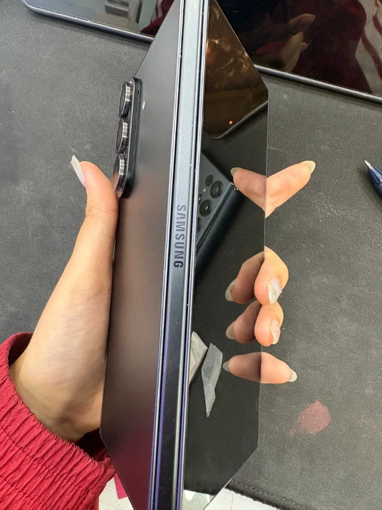 갤럭시 Z폴드7 256GB 블랙 중고폰 이미지