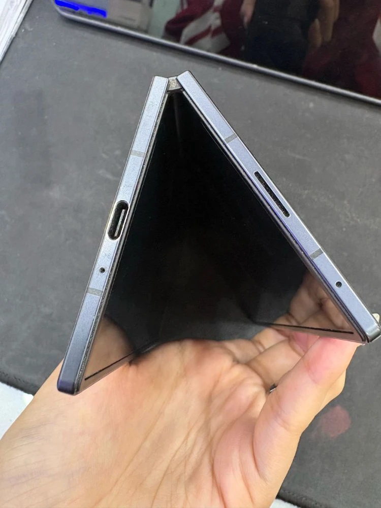 갤럭시 Z폴드7 256GB 블랙 중고폰 이미지
