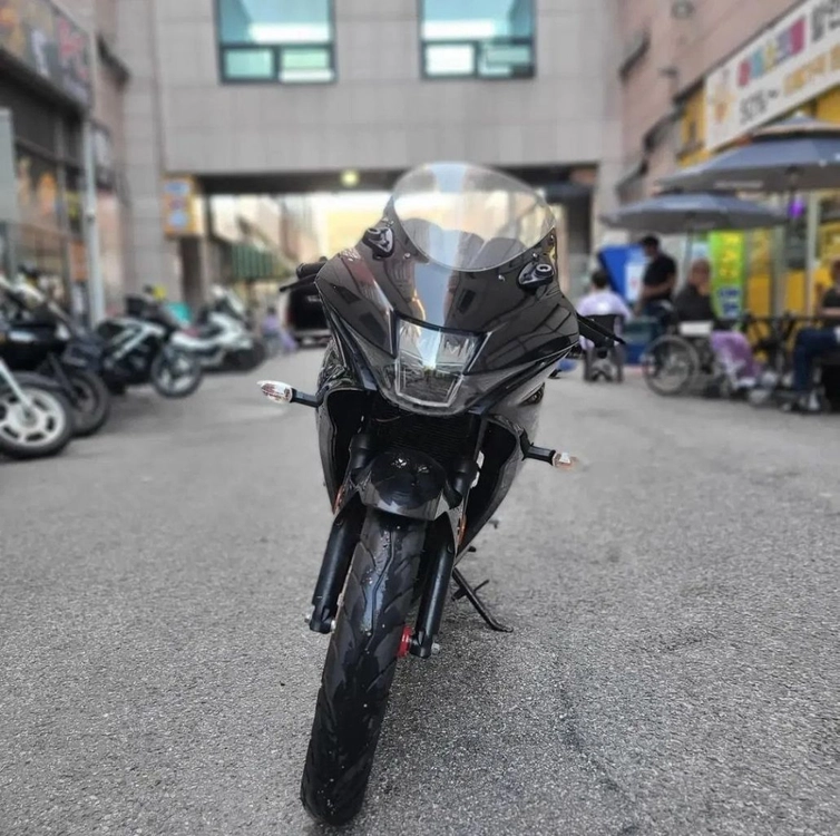 스즈키 gsxr125 21년식 팝니다 - 안심되는 중고거래