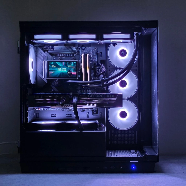9800X3D 5070ti 초고사양 게이밍 컴퓨터 이미지