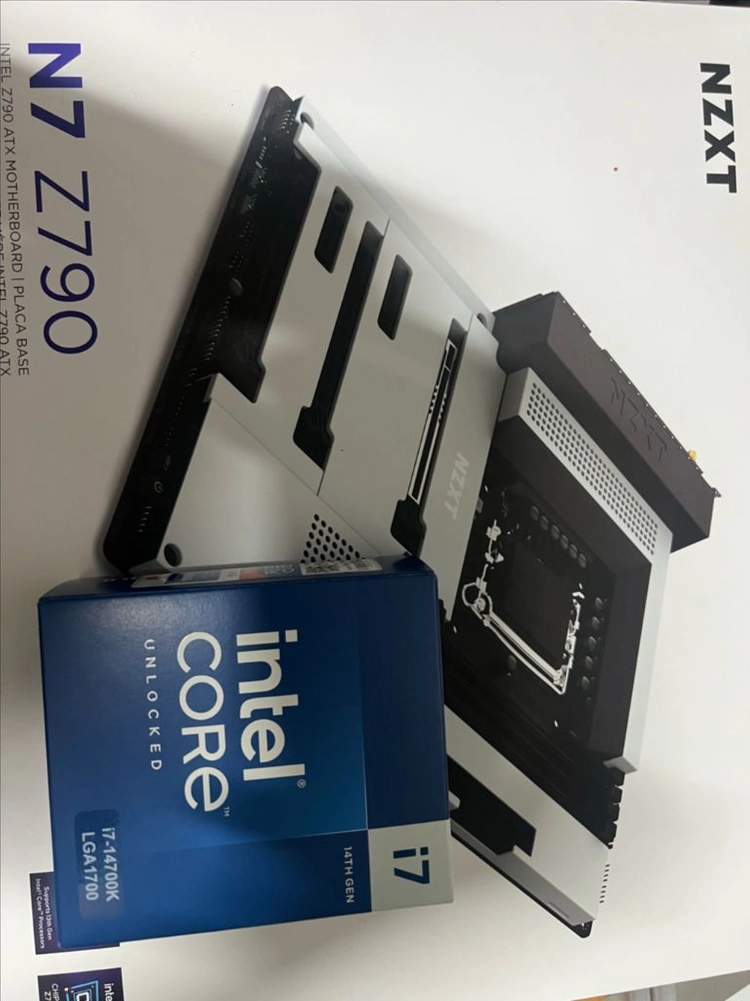인텔 i7 14700k, nzxt z790 화이트 - 안심되는 중고거래