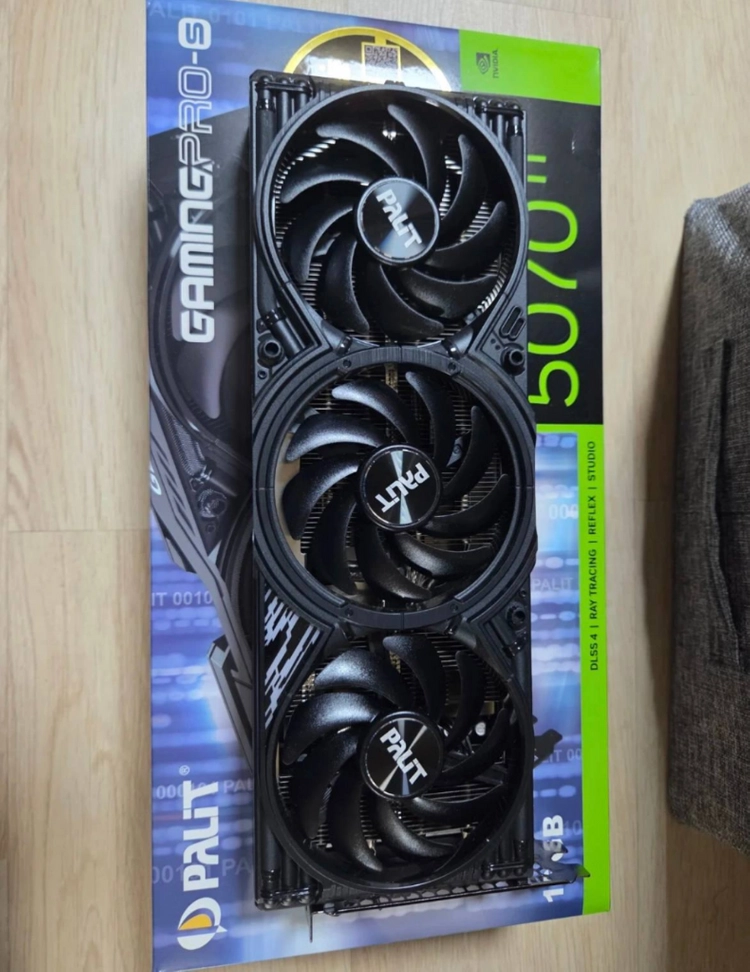 PALIT 지포스 RTX 5070 Ti GAMINGPRO-S D7 16GB 이엠텍 팝니다 - 안심되는 중고거래