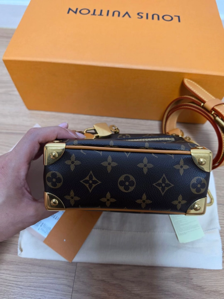 루이비통 퍼렐 한정판 패드락 미니 소프트 트렁크 크로스백 이미지