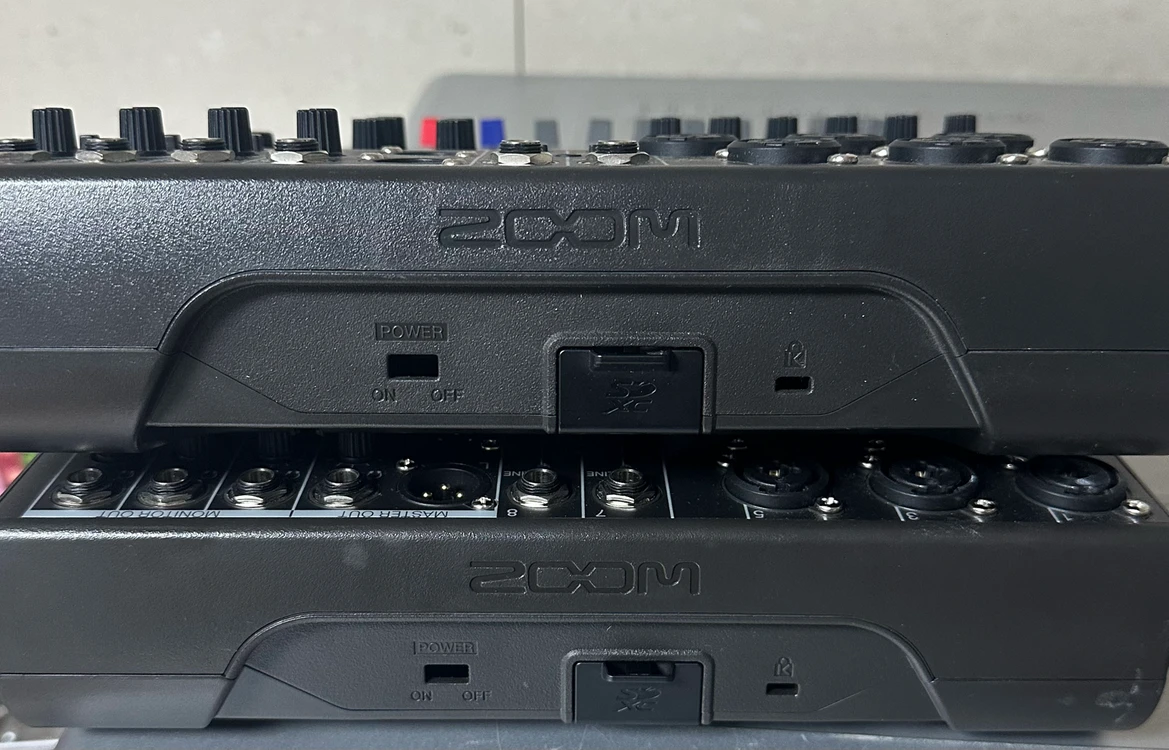 ZOOM LiveTrak L-8 디지털 믹서 2대 일괄 판매 이미지